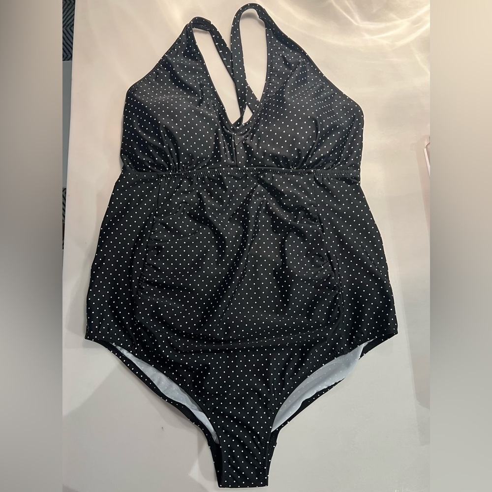 *NWT* Motherhood polka dot on piece swimsuit
